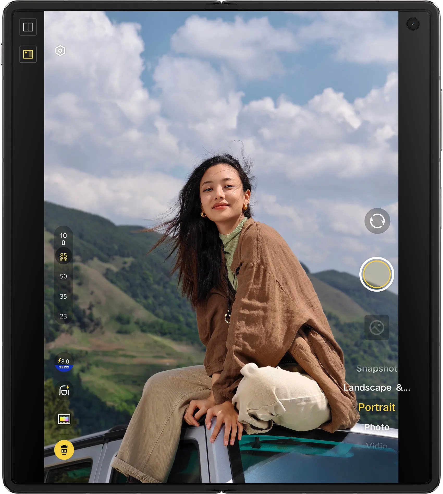portrait-taken-with-vivo-x-fold5-using-dual-display-preview.png