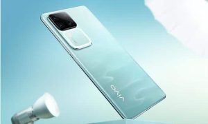 V30 GREEN IN POST