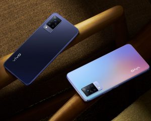 glossy-smooth functionality of the vivo V21 Series